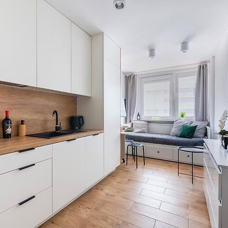 Sliska 3 - Studio - 100M Od Zlotych Tarasow Oraz 200M Od Dworca Centralnego, Piekny Widok Na Panorame Warszawy - Wifi - Smart Tv 55 Cali - Better Rental Varsovia Exterior foto