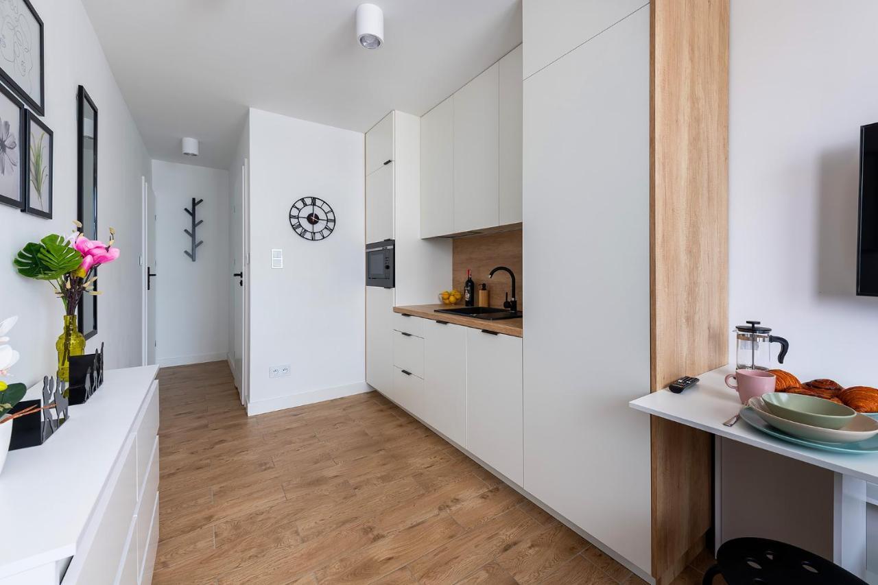 Sliska 3 - Studio - 100M Od Zlotych Tarasow Oraz 200M Od Dworca Centralnego, Piekny Widok Na Panorame Warszawy - Wifi - Smart Tv 55 Cali - Better Rental Varsovia Exterior foto