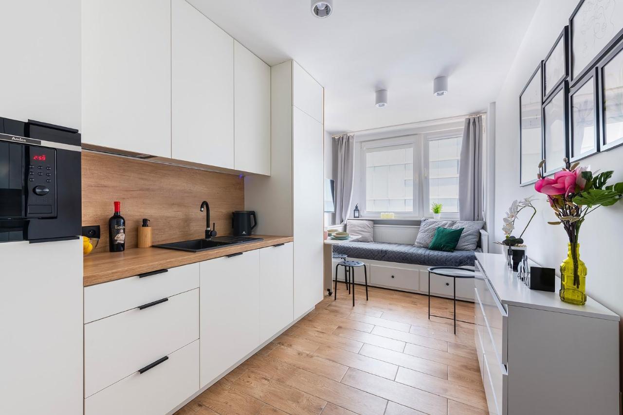 Sliska 3 - Studio - 100M Od Zlotych Tarasow Oraz 200M Od Dworca Centralnego, Piekny Widok Na Panorame Warszawy - Wifi - Smart Tv 55 Cali - Better Rental Varsovia Exterior foto