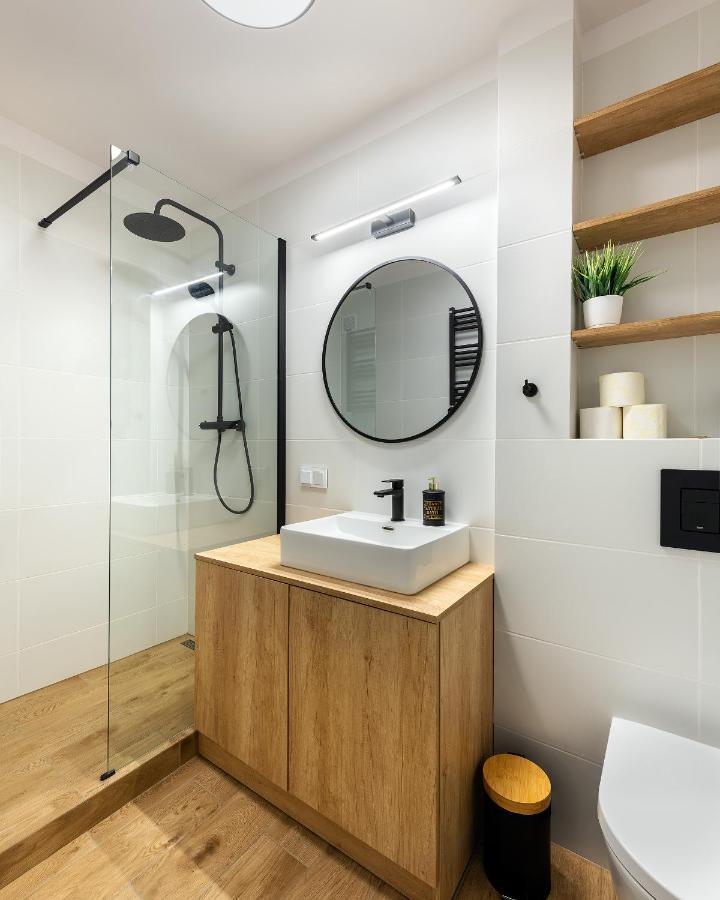 Sliska 3 - Studio - 100M Od Zlotych Tarasow Oraz 200M Od Dworca Centralnego, Piekny Widok Na Panorame Warszawy - Wifi - Smart Tv 55 Cali - Better Rental Varsovia Exterior foto